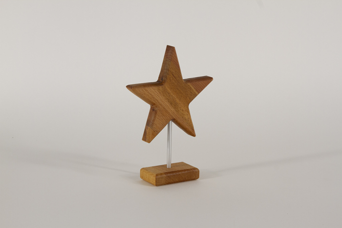 Stern aus Holz auf Metallstab Buche geölt 19 cm